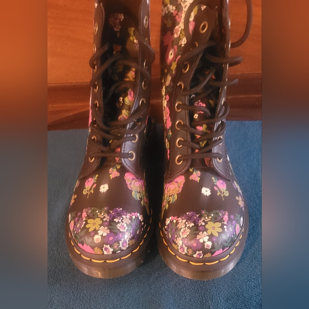 Dr.Martens Floral Boots